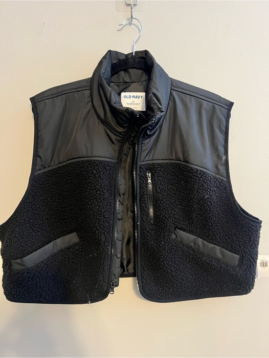 Old Navy Jackets & Blazers - Old Navy Black Cropped Sherpa Vest with Quilted Accents | Women’s XL
